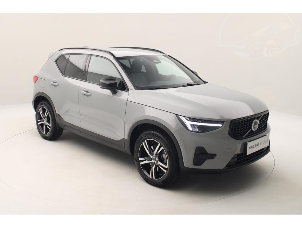 Volvo XC40 B3 PLUS AUT CZ - REZERVACE