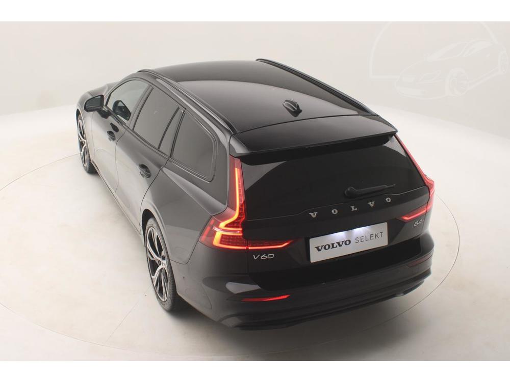 Volvo V60 B4 PLUS DARK CZ 1. maj