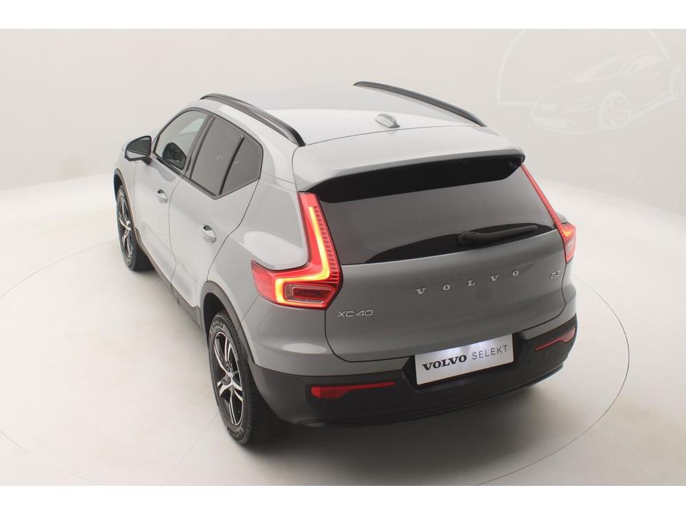 Volvo XC40 B3 PLUS AUT CZ - REZERVACE