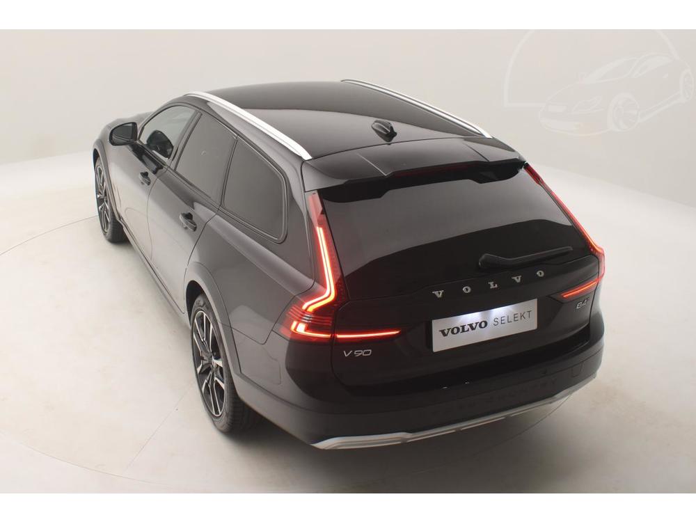 Volvo V90 CC B4 PLUS BRIGHT AWD 1.maj