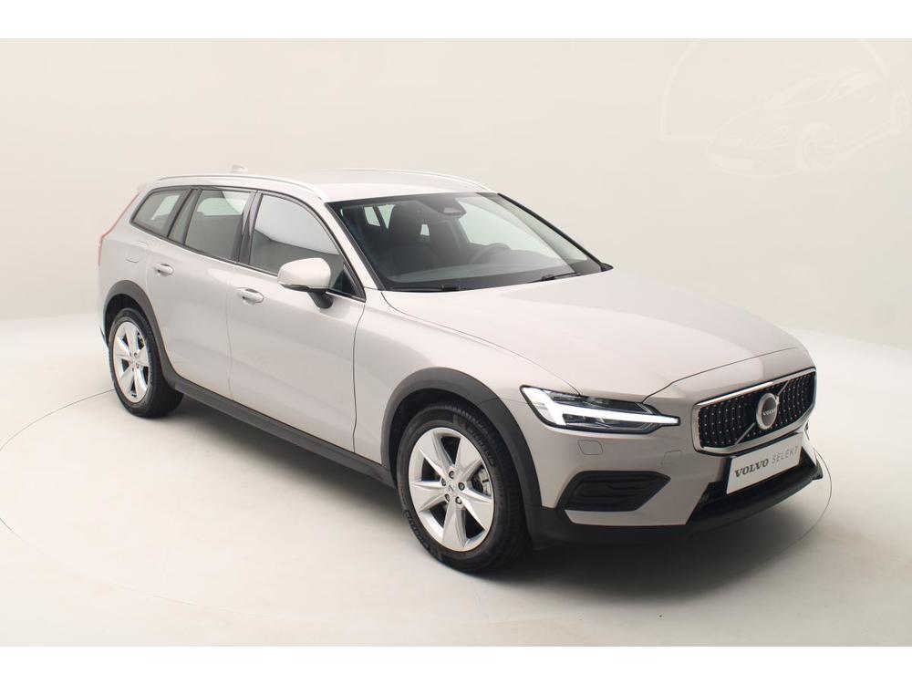 Volvo V60 CC B4 AWD CORE AUT 1.maj.