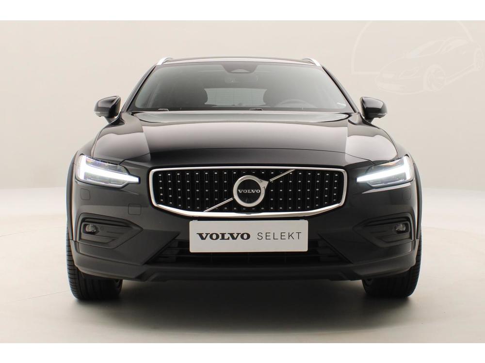 Volvo V60 CC B4 AWD ULTIMATE REZERVACE