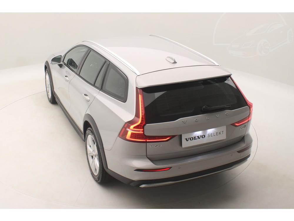 Volvo V60 CC B4 AWD CORE AUT 1.maj.