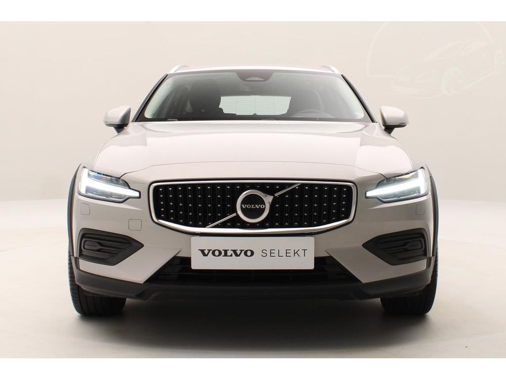 Volvo V60 CC B4 AWD CORE AUT 1.maj.