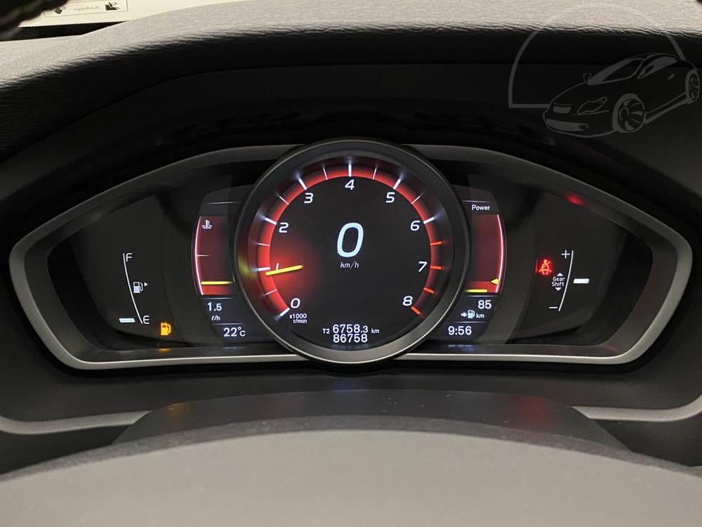 Volvo V40 T2 R-DESIGN NAVIGACE