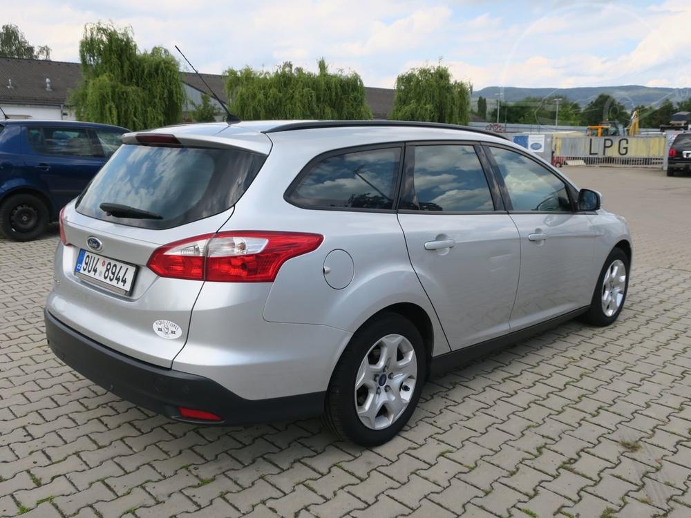 Ford Focus 1.6 i 77 kW Nov STK