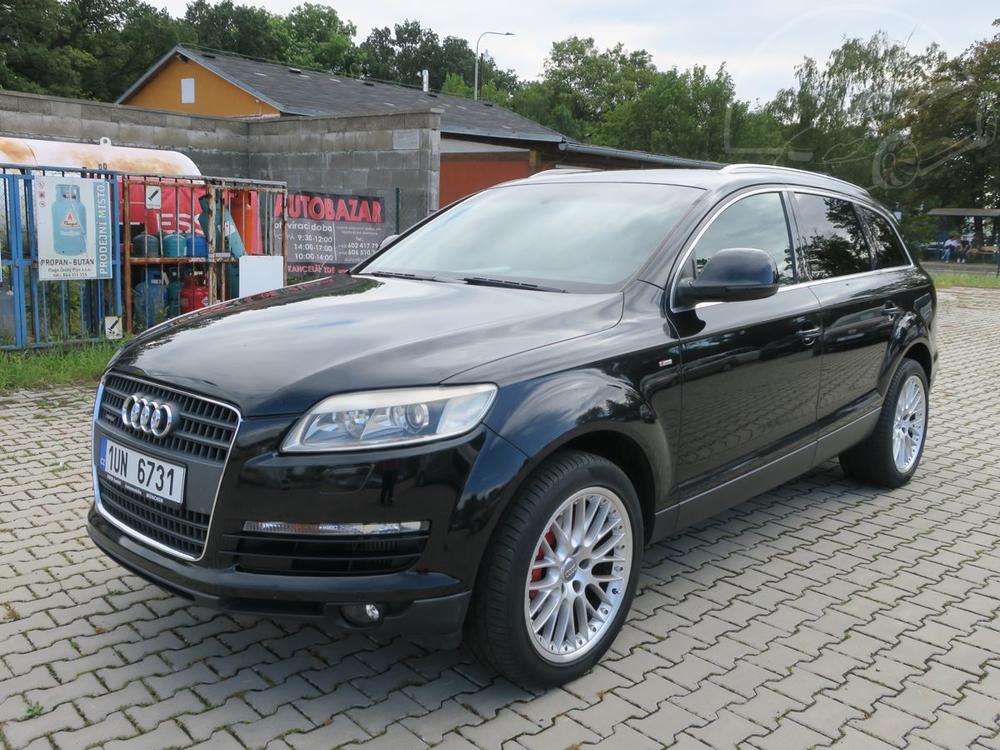 Audi Q7 3.0 TDi Quattro 176 kW 7-míst