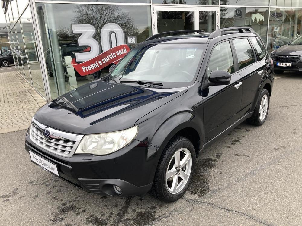 Subaru Forester 2,0i Executive * TOP STAV *