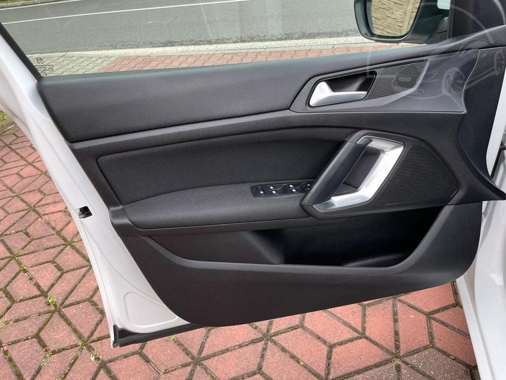 Peugeot 308 1.5 Bluehdi 1. MAJITEL R DPH