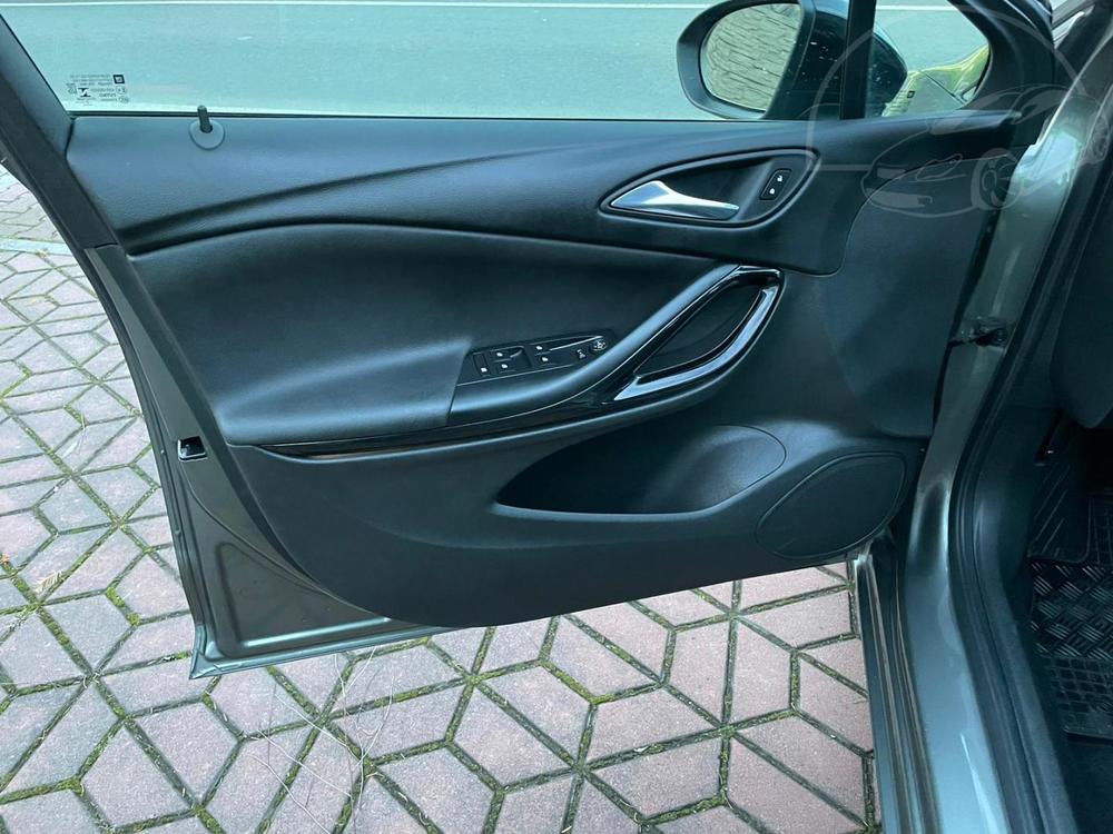 Opel Astra 1.5 Cdti 1.MAJITEL R IDLA