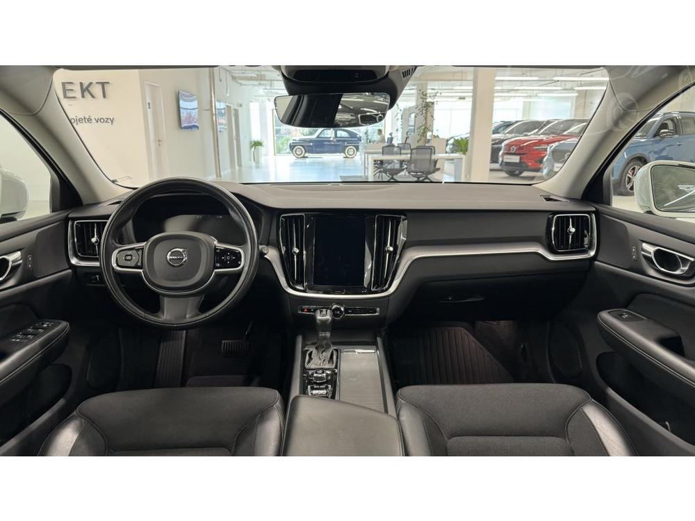 Volvo V60 CC D4 AWD ADVANCED AUT 1.maj.