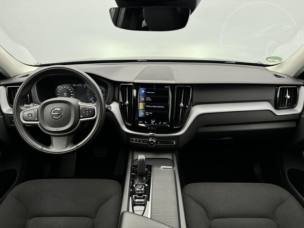 Volvo XC60 B4 MOMENTUM PRO AUT