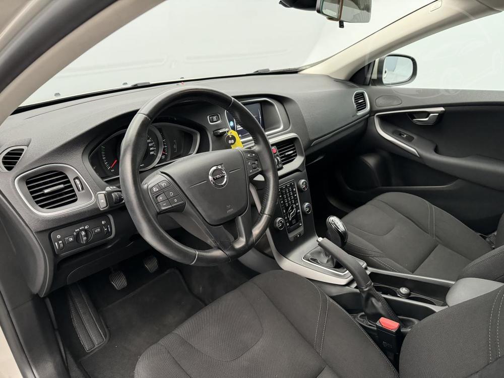 Volvo V40 D2 KINETIC NAVIGACE