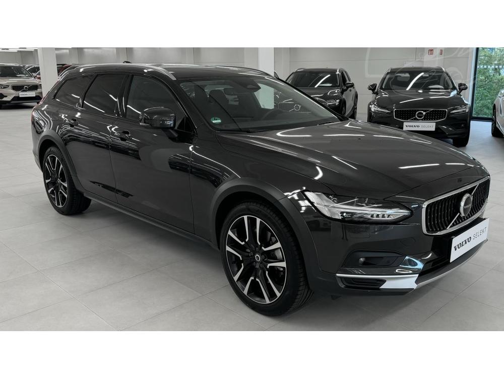 Volvo V90 CC B4 AWD PLUS  AUT 1.maj.