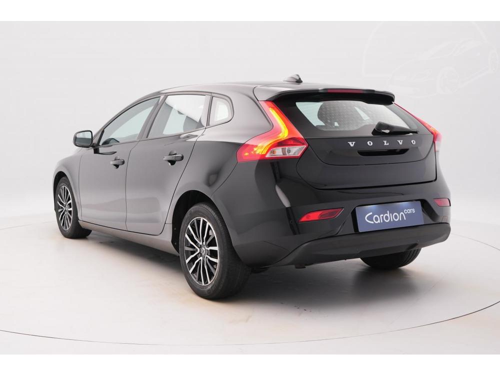 Volvo V40 T2 MOMENTUM AUT