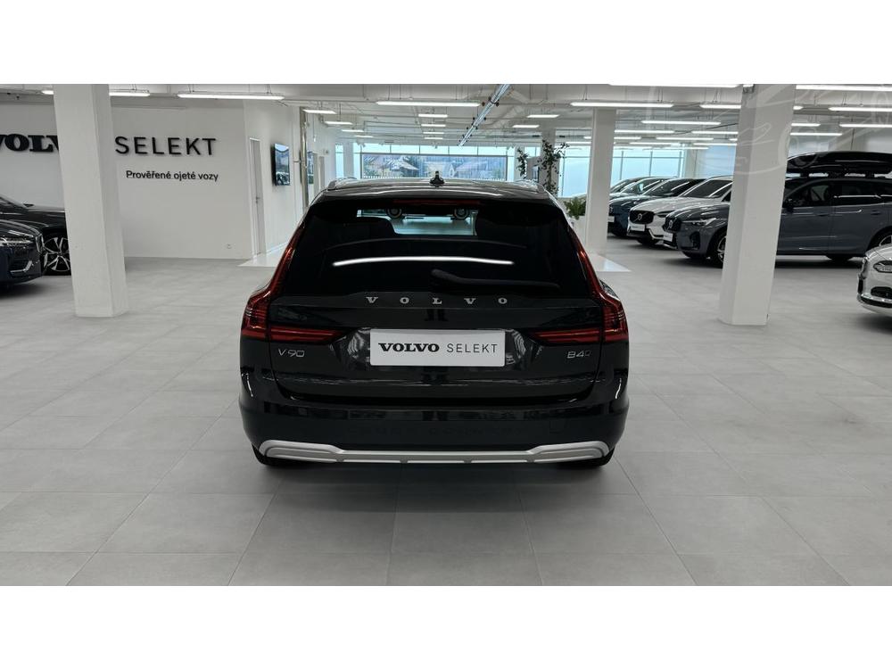 Volvo V90 CC B4 AWD PLUS  AUT 1.maj.