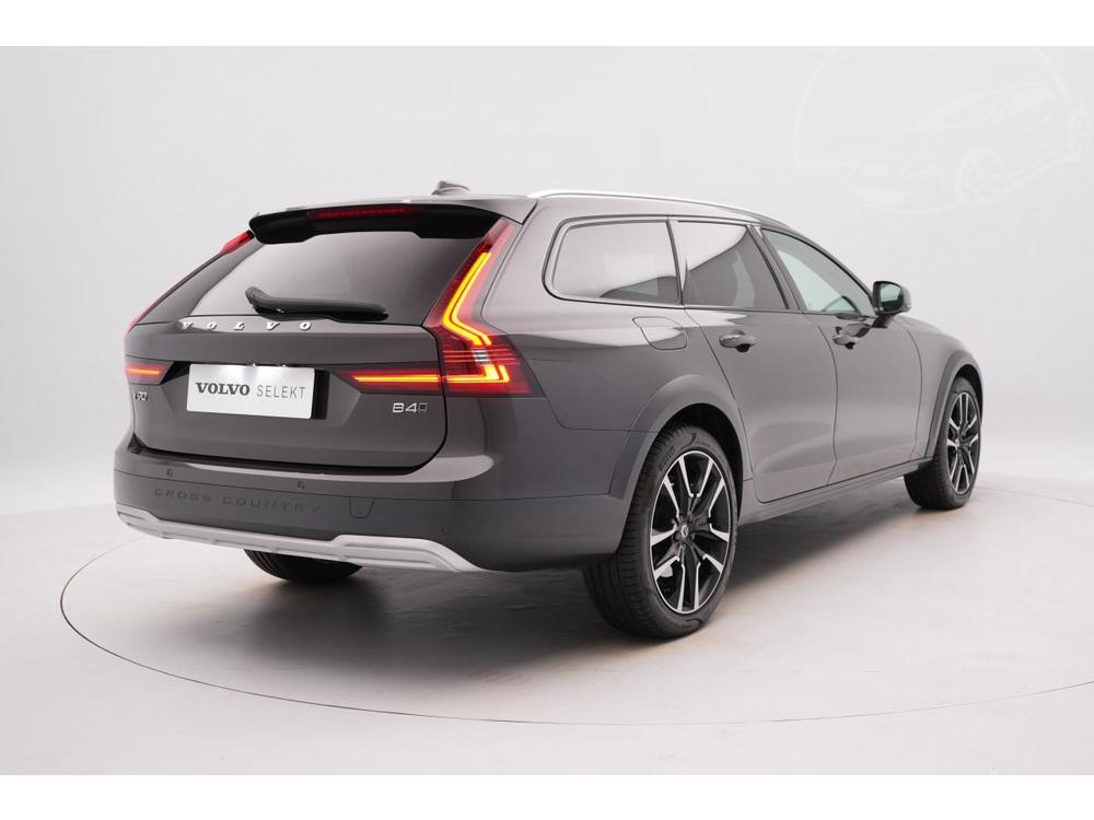 Volvo V90 CC B4 AWD PLUS AUT 1.maj.