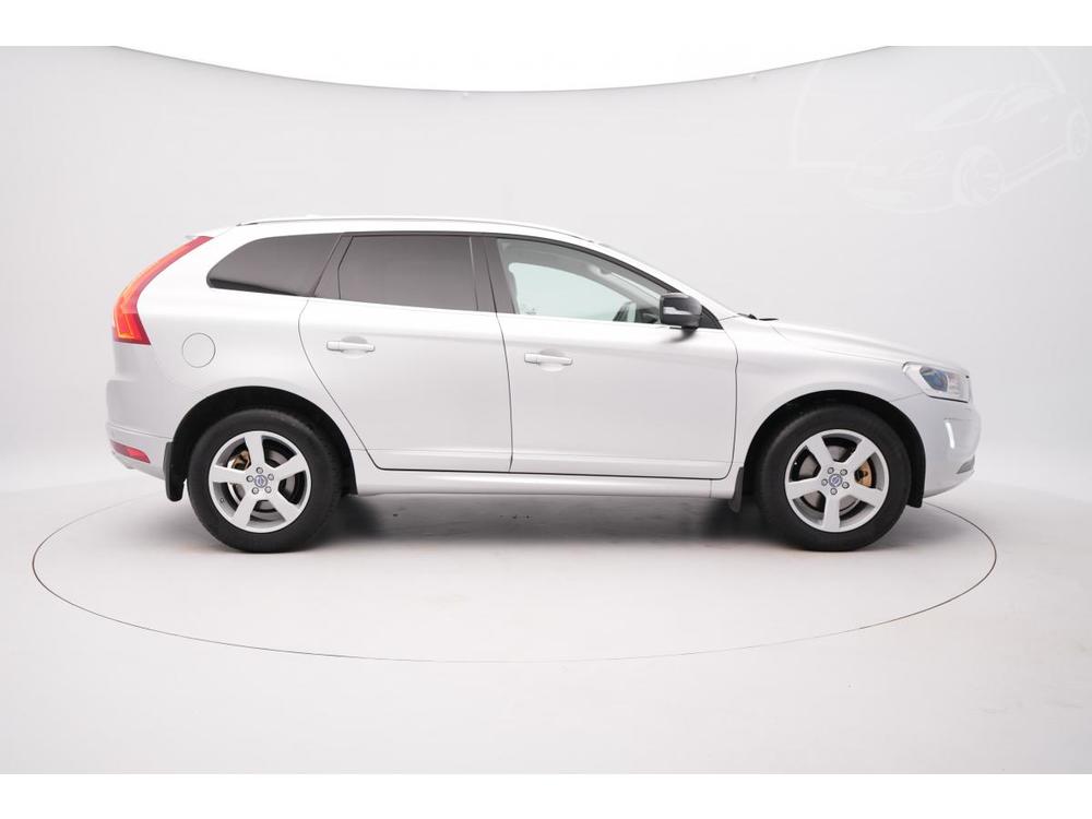 Volvo XC60 D4 AWD MOMENTUM    REZERVACE