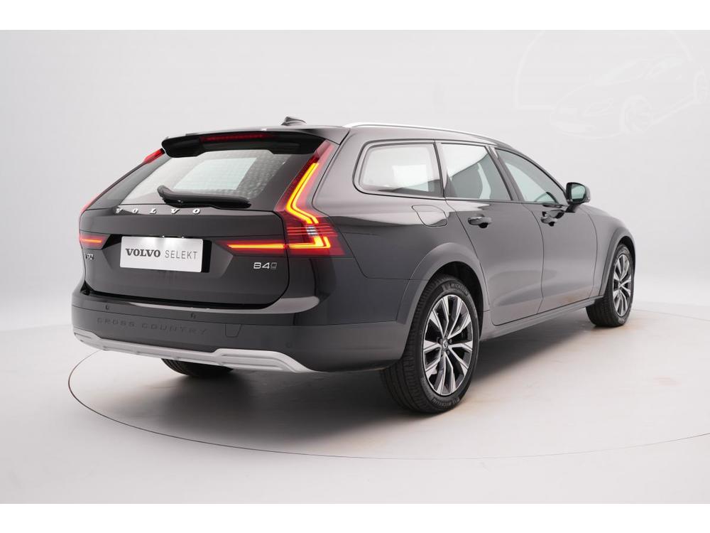 Volvo V90 CC B4 AWD PLUS AUT CZ 1.maj.