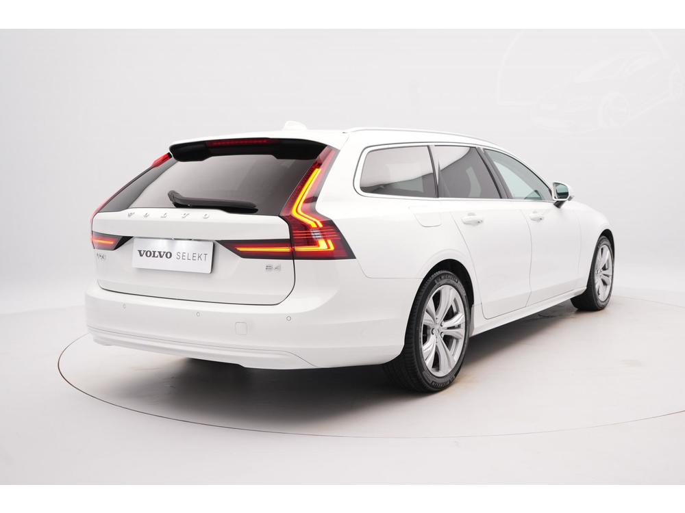 Volvo V90 B4 MOMENTUM PRO AUT