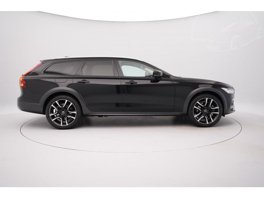 Volvo V90 CC B4 AWD PLUS AUT 1.maj.