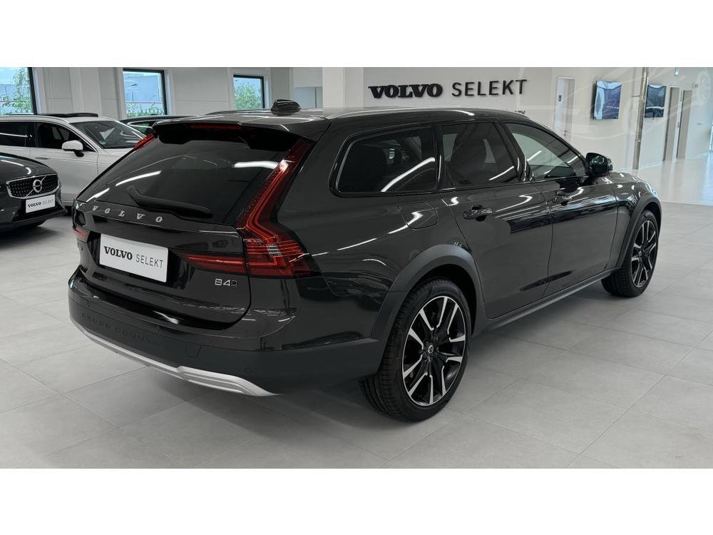 Volvo V90 CC B4 AWD PLUS  AUT 1.maj.