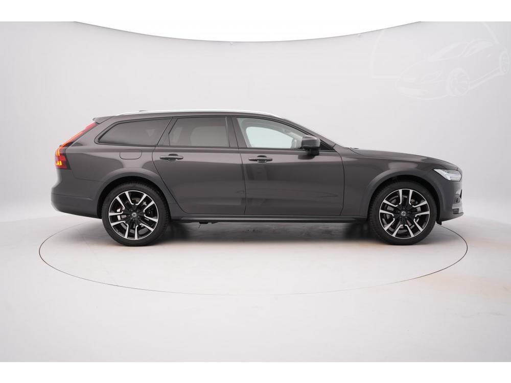 Volvo V90 CC B4 AWD PLUS AUT 1.maj.