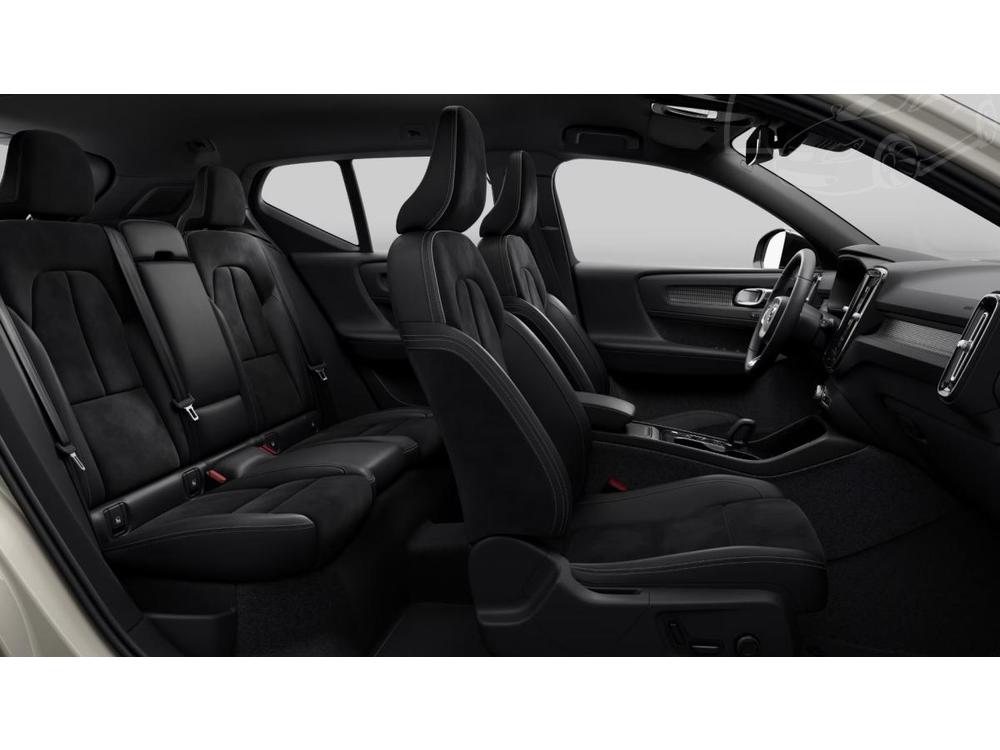 Volvo XC40 B3 AUT DARK PLUS