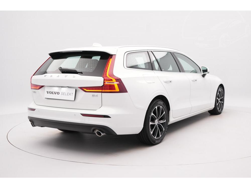 Volvo V60 B4 MOMENTUM ADVANCED AUT