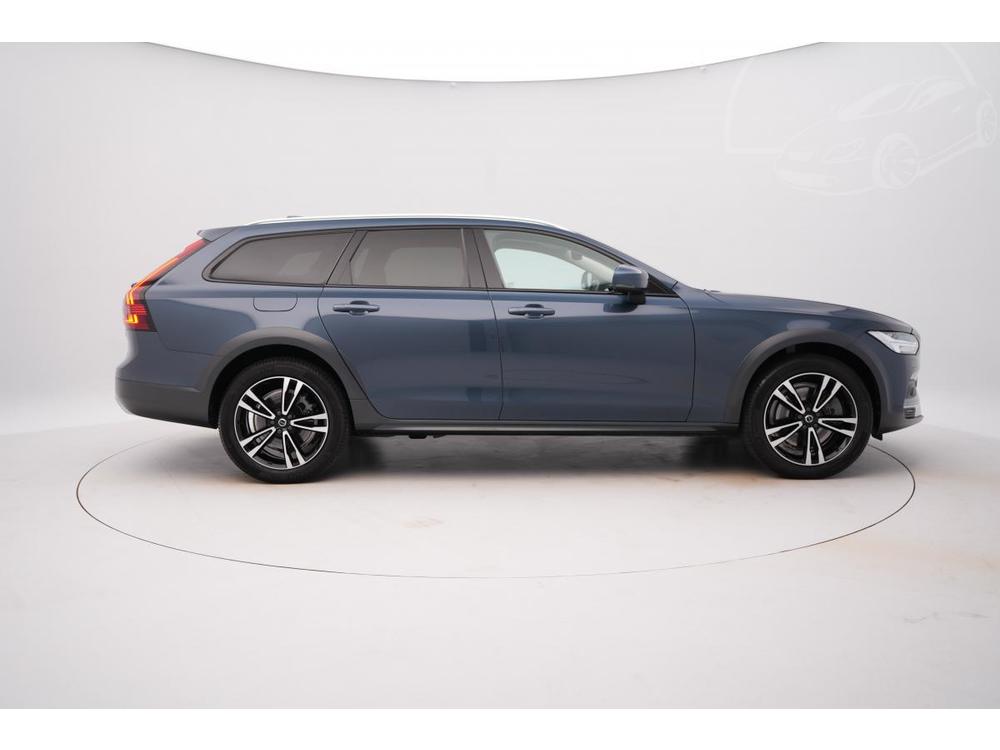 Volvo V90 CC B4 AWD PRO AUT 1.maj