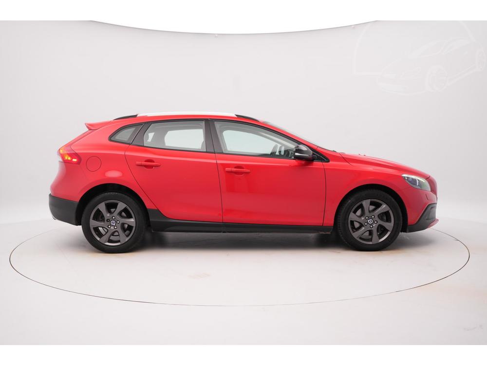 Volvo V40 CC D4 SUMMUM AUT REZERVACE