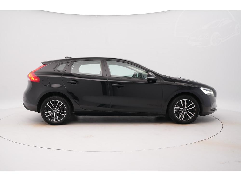 Volvo V40 T2 MOMENTUM AUT 1.maj CZ