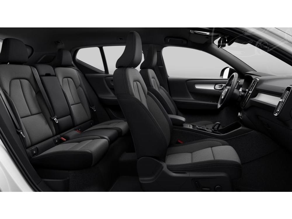 Volvo XC40 B3 AUT DARK PLUS