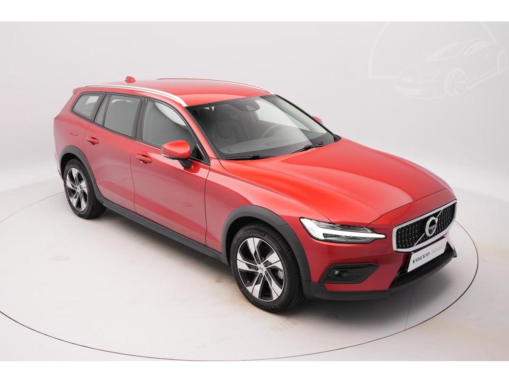 Volvo V60 CC B5 AWD PRO AUT 1.maj.