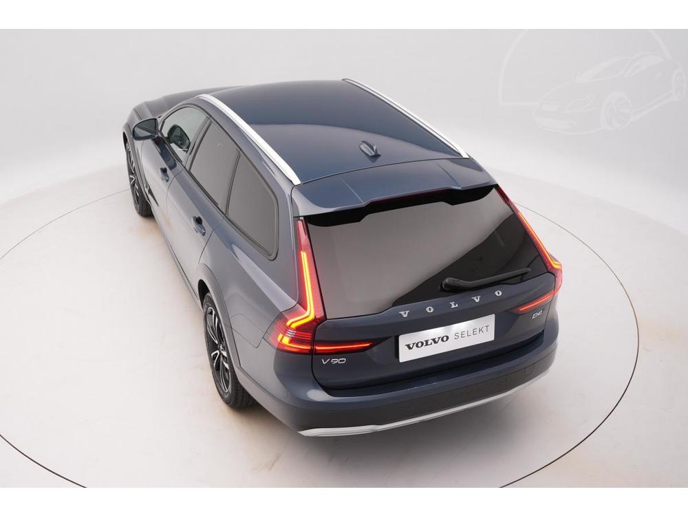 Volvo V90 CC B4 AWD PRO AUT 1.maj