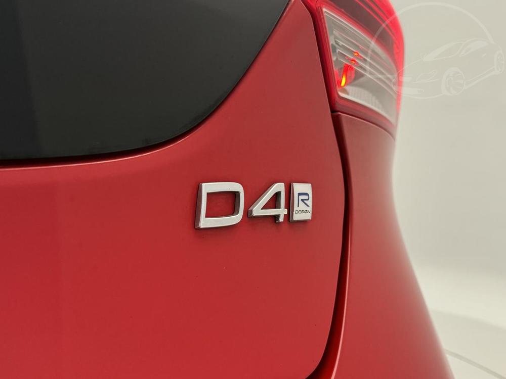 Volvo V40 D4 R-DESIGN