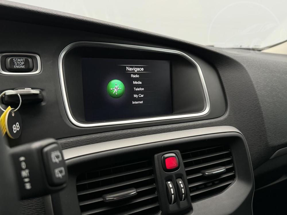 Volvo V40 D2 KINETIC NAVIGACE