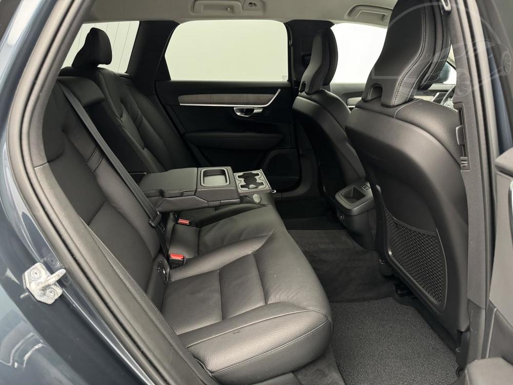 Volvo V90 CC B4 AWD PRO AUT 1.maj