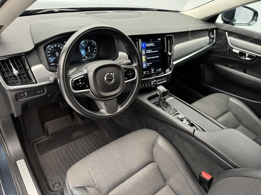 Volvo S90 D3 MOMENTUM AUT