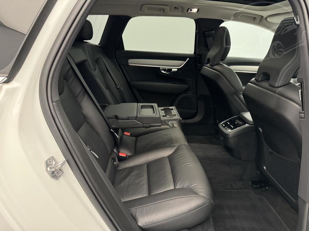 Volvo V90 B4 MOMENTUM PRO AUT