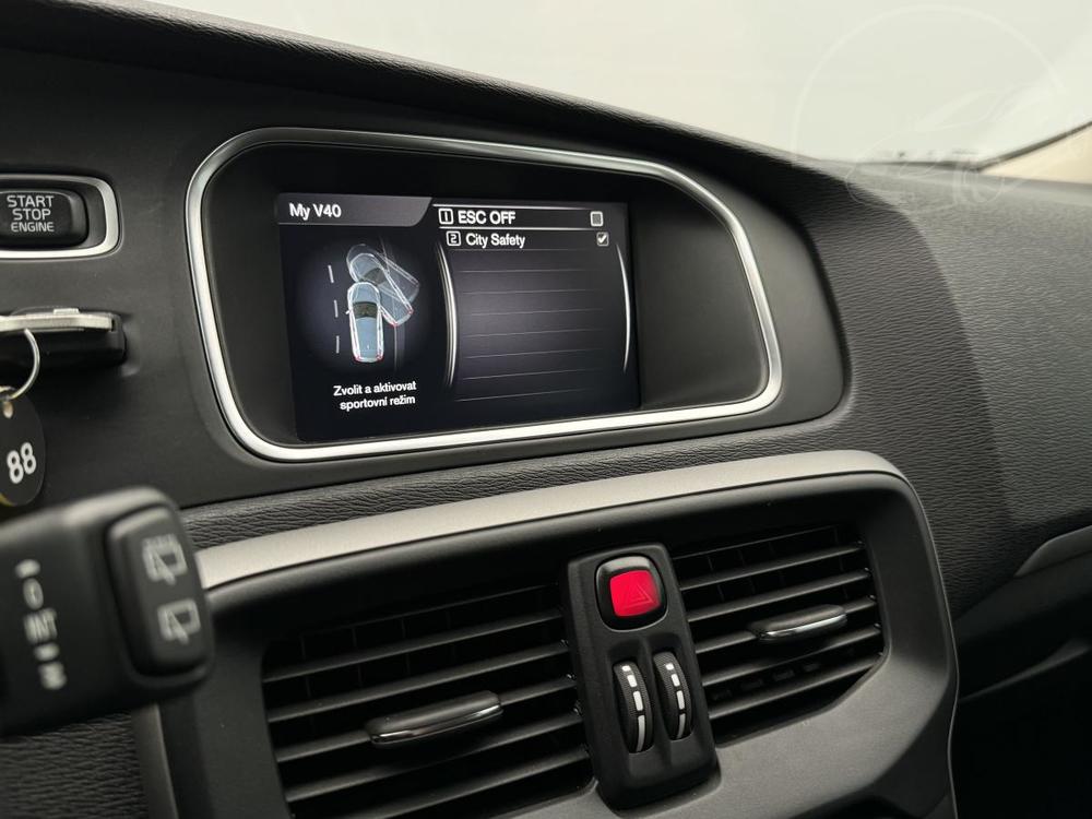 Volvo V40 D2 KINETIC NAVIGACE