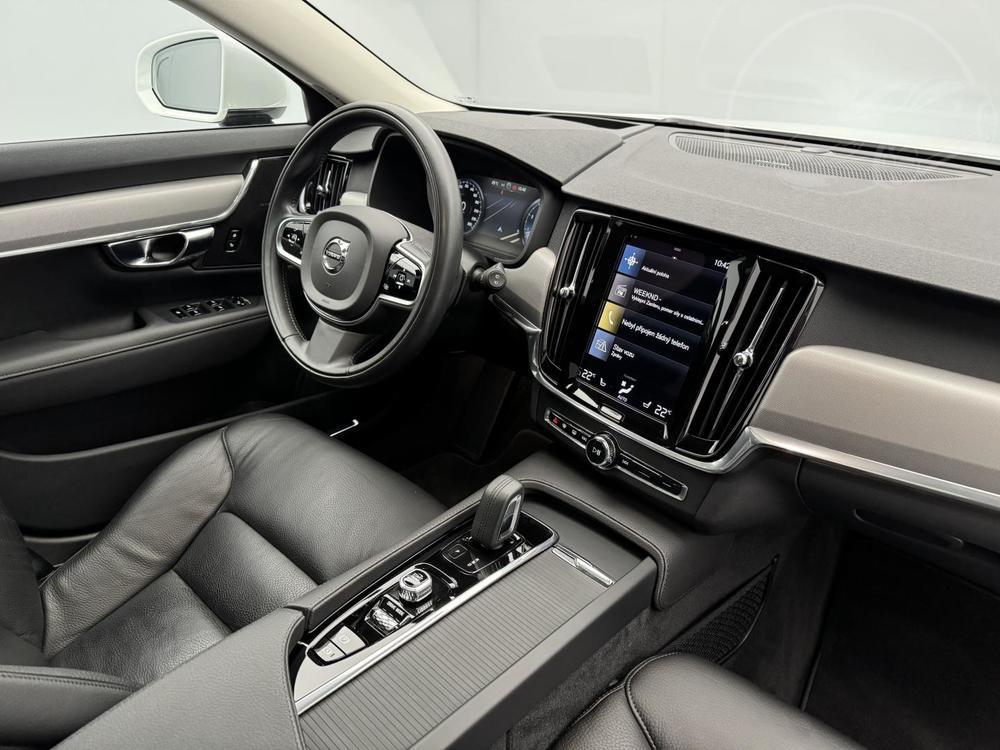 Volvo V90 B4 MOMENTUM PRO AUT