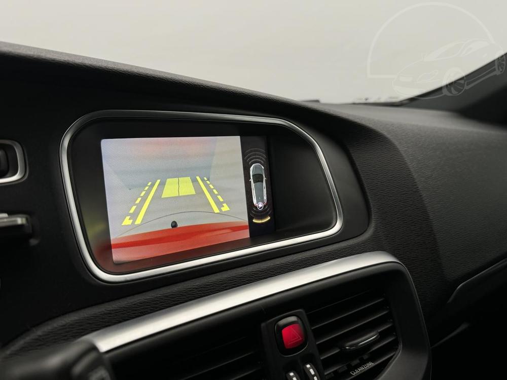 Volvo V40 D4 R-DESIGN NAV