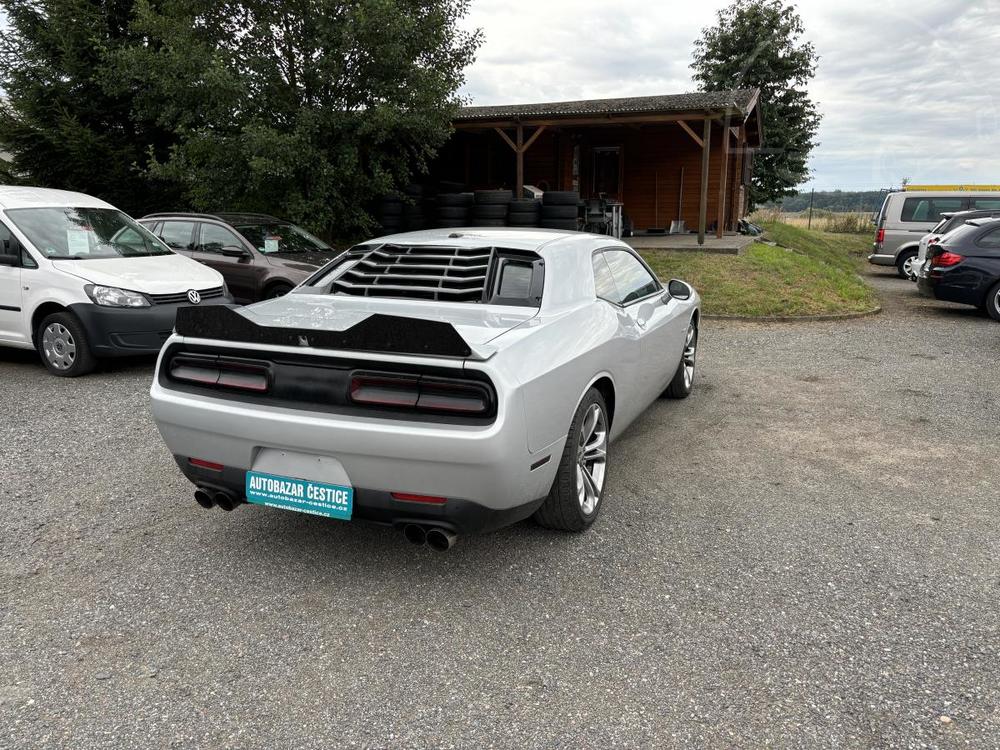 Dodge Challenger 5.7 HEMI V8 R/T