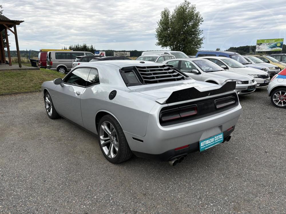 Dodge Challenger 5.7 HEMI V8 R/T