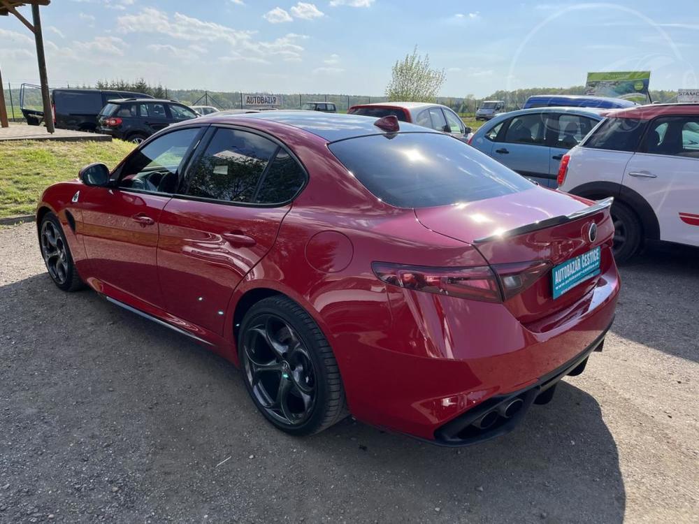 Alfa Romeo Giulia 2.9 Turbo V6 AT Quadrifoglio