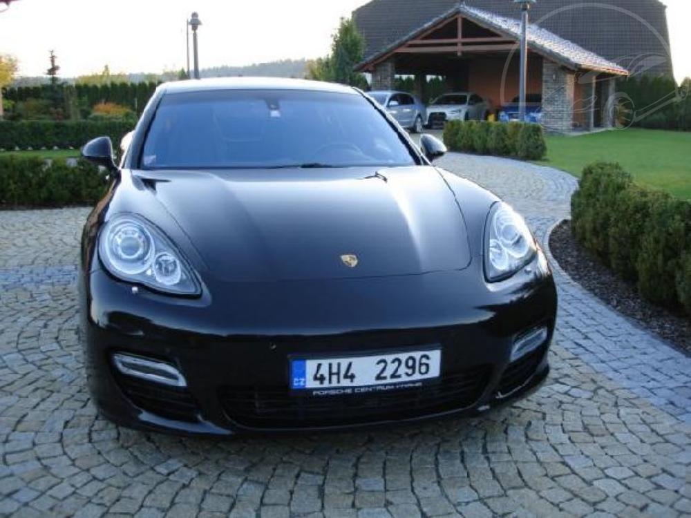 Porsche Panamera TURBO NOV V R PRVN MAJITEL