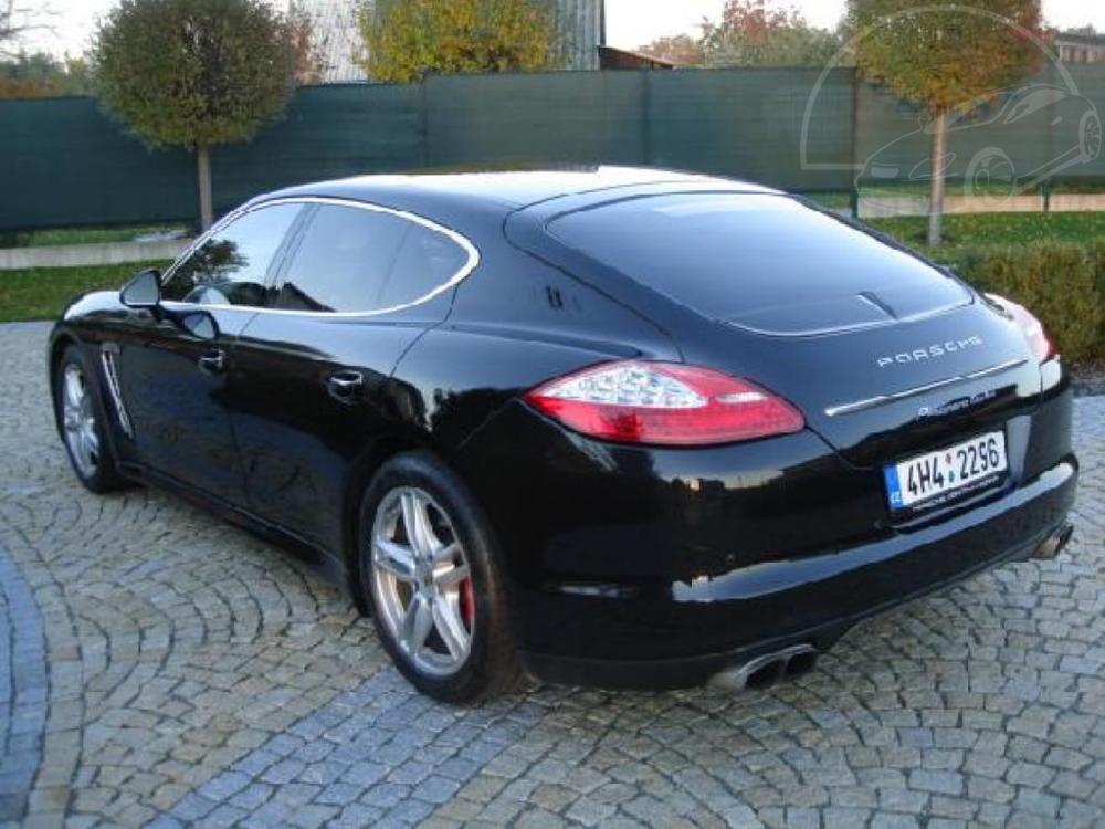 Porsche Panamera TURBO NOV V R PRVN MAJITEL