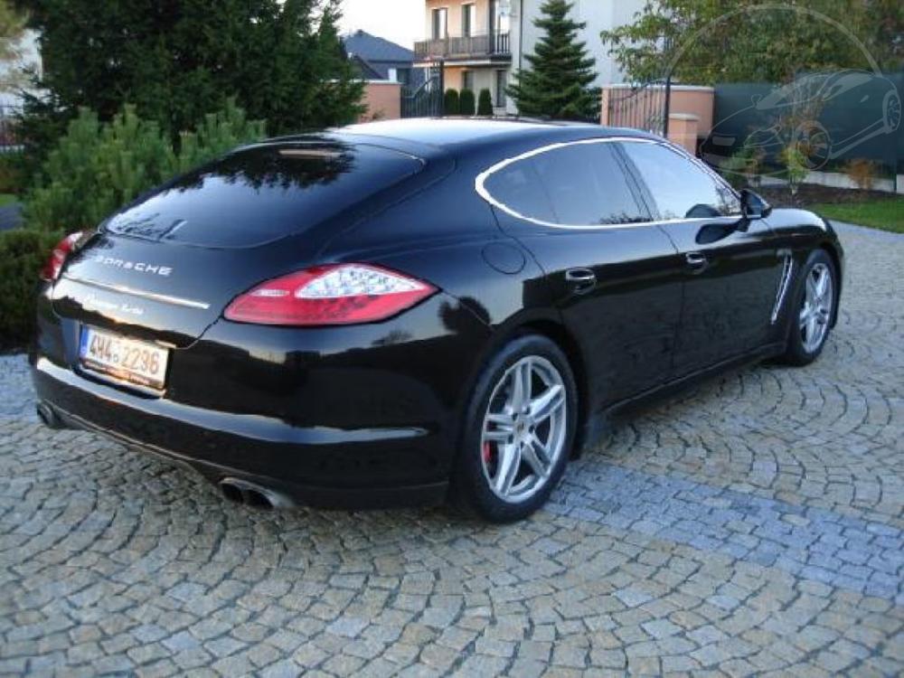 Porsche Panamera TURBO NOV V R PRVN MAJITEL