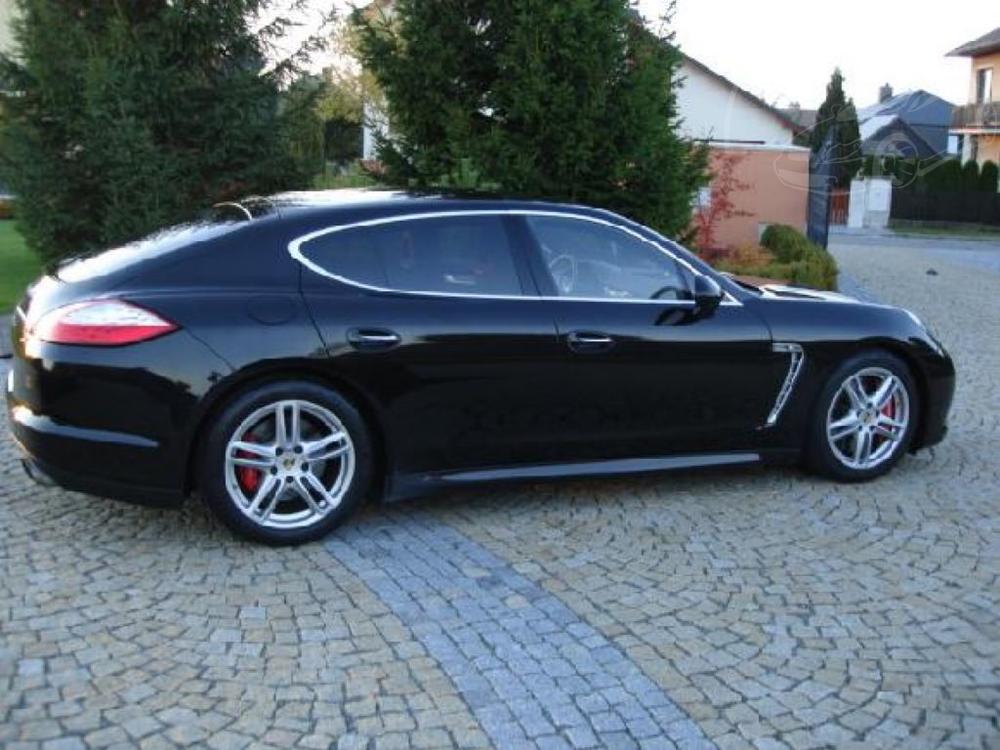 Porsche Panamera TURBO NOV V R PRVN MAJITEL